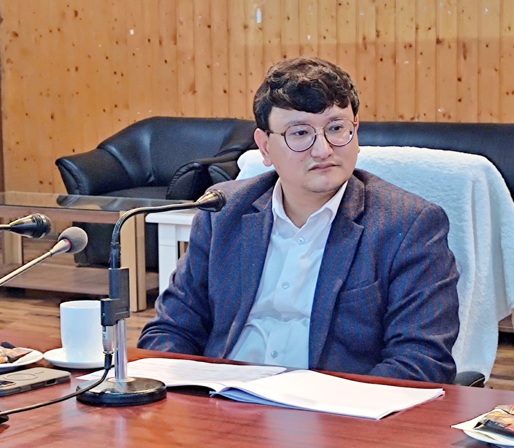 Baramulla DC reviews district Capex budget works for 2025–26