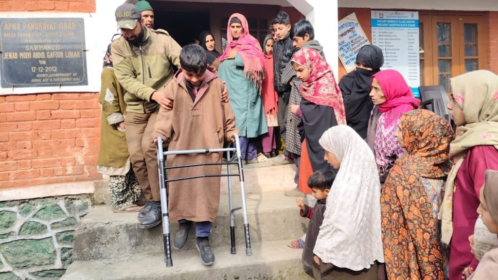 Kupwara police organises free medical camp at Dardpora Lolab under CAP 2025–26