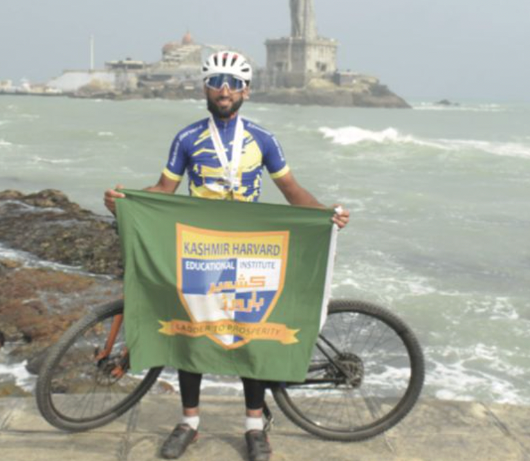 Kashmiri cyclist Rafiq Ahmad completes epic 4,249 km Kashmir–Kanyakumari ride