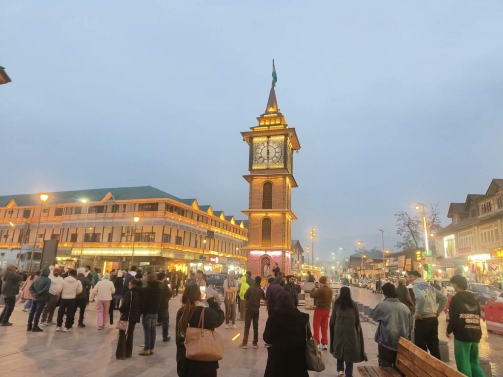 Tourists flock to Lal Chowk Clock tower for Republic Day