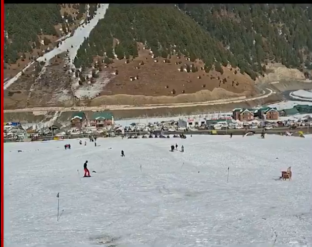 Tourism department grooms young skiers in Sonamarg, sparks new career dreams