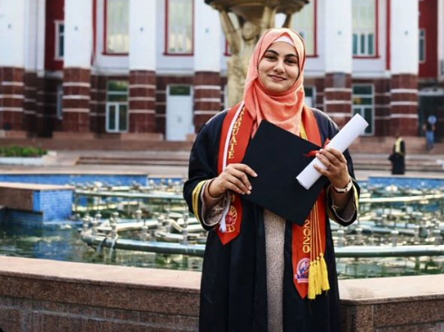 Dr. Sheikh Munazah of Trehgam successfully cracks MCI examination