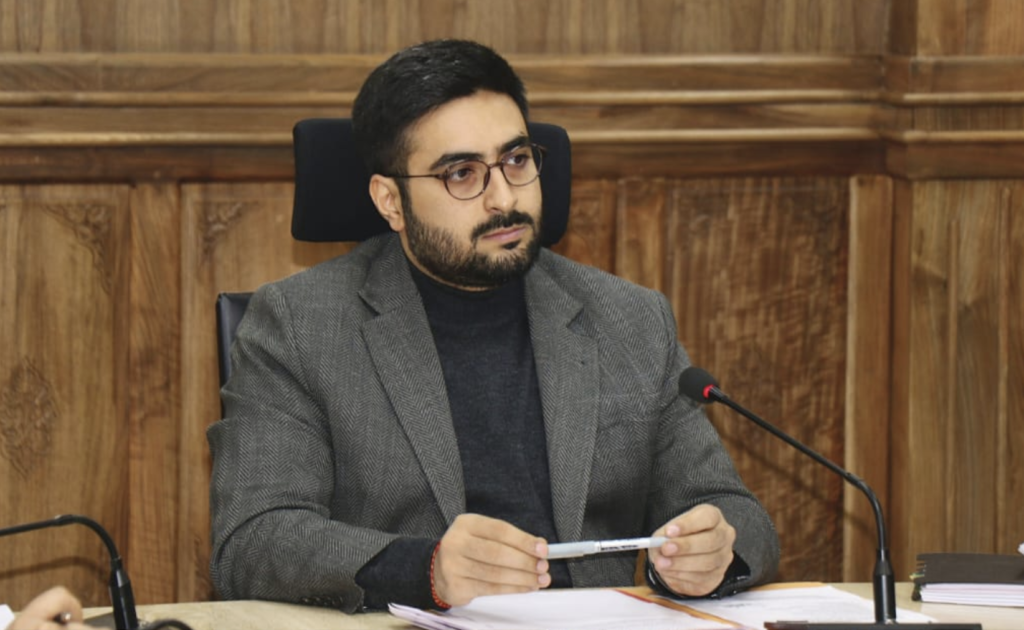 Srinagar DC reviews telecom development under J&K connectivity project