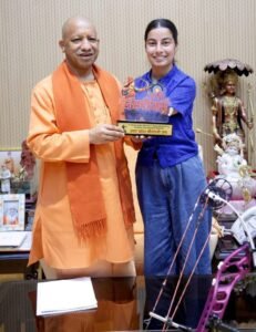 CM Yogi Adityanath honours Sheetal Devi with Rani Laxmibai Award at official ceremony in Lucknow
