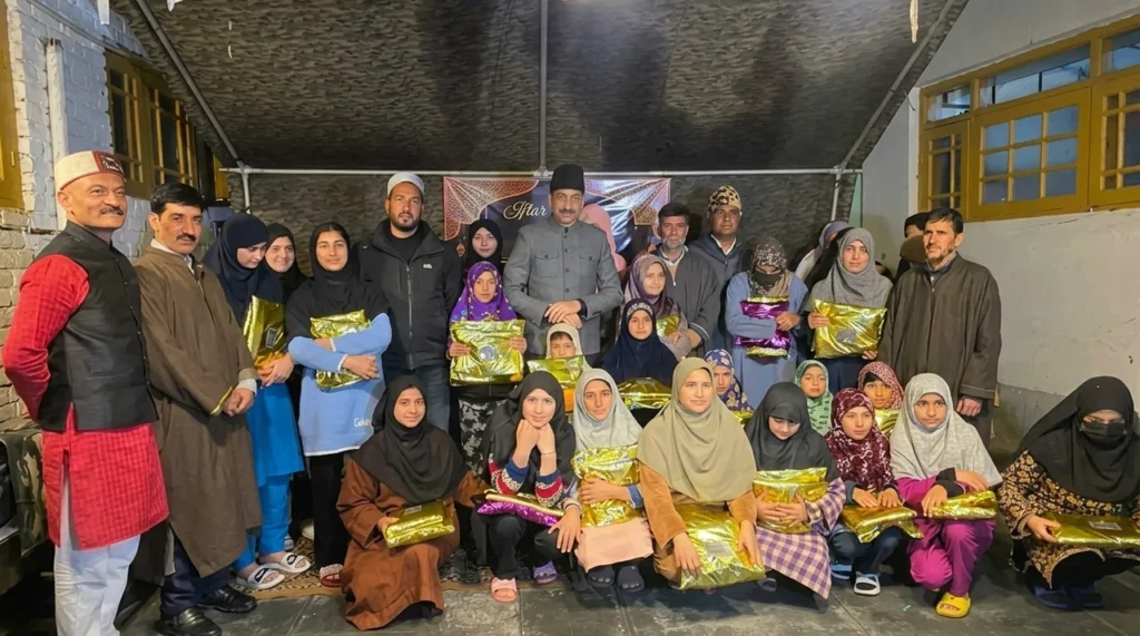 Army hosts iftar for orphan children in Pattan