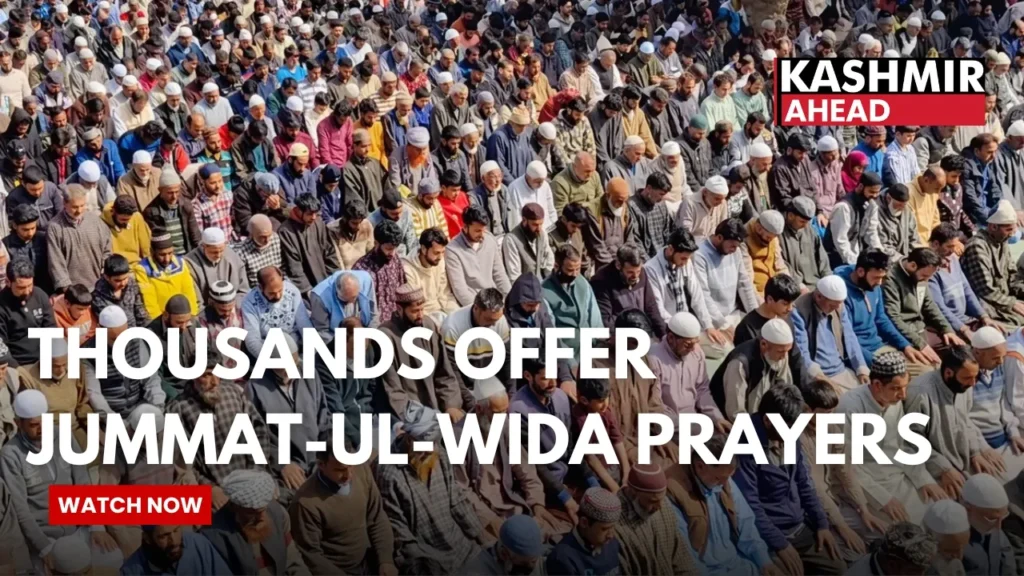 Thousands Offer Jummat-ul-Wida Prayers in Tral, Jammu & Kashmir