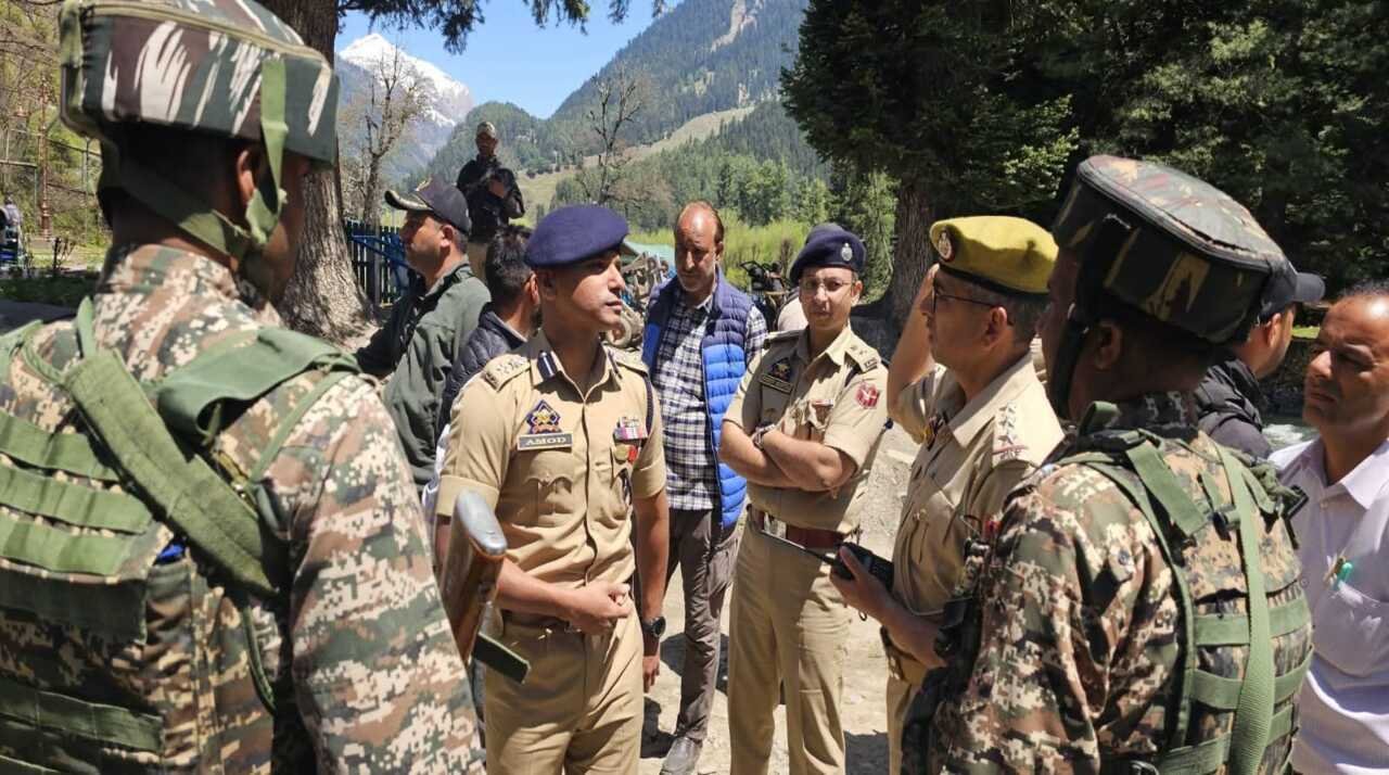 SSP Ganderbal Sudhanshu Dhama inspects Baltal, Domail track for  Shri Amarnath Ji yatra