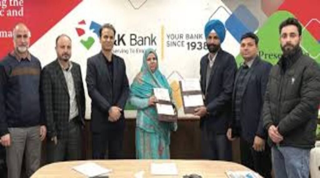 J&K Bank distributes ₹33 lakh aids under Project Samarth