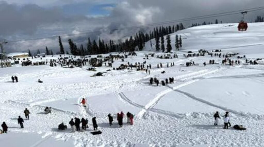 Gulmarg covered in fresh snow as tourists flock to enjoy winter charm