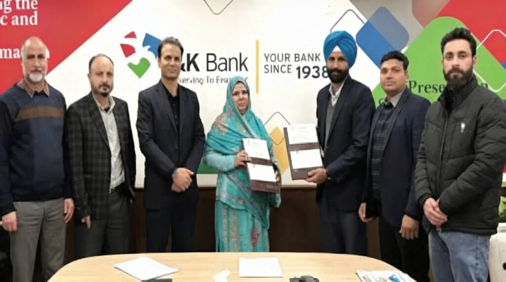 J&K Bank distributes ₹33 lakh aids under Project Samarth