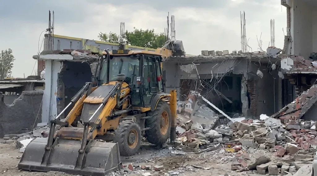 Jammu crackdown: 125 drug peddlers arrested, 13 properties demolished