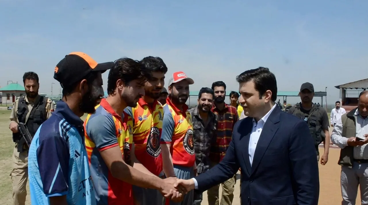 DC Budgam launches Cricket tournament, pushes drug-free future