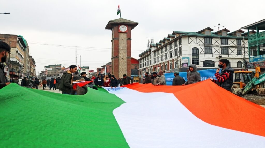J&K seeing positive change after Article 370: PSC Chief
