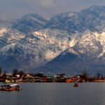 Pleasant morning weather draws  tourists to Dal Lake in Srinagar