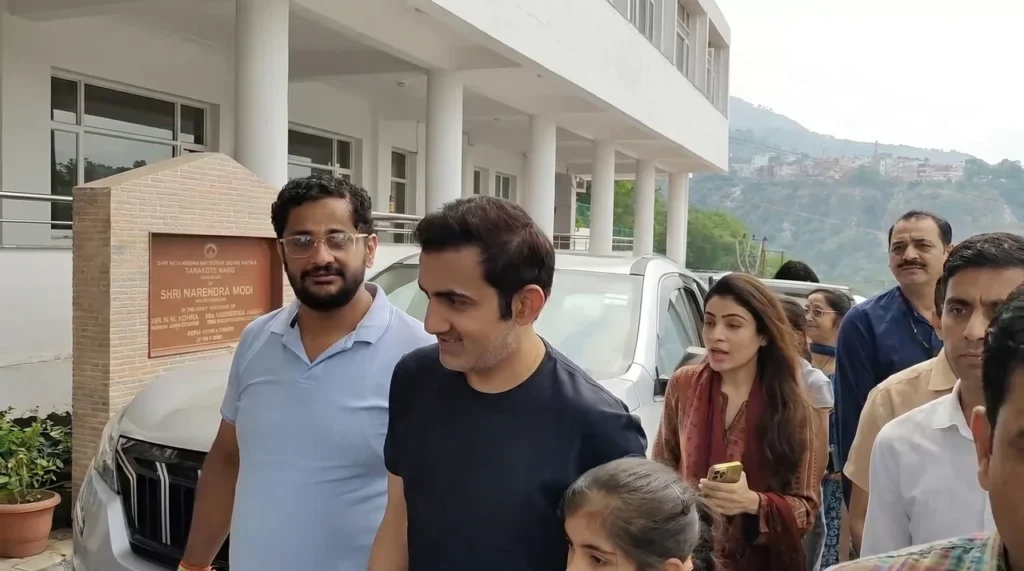 Gautam Gambhir offers prayers at Vaishno Devi Shrine