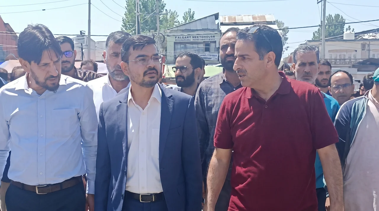 DC Kulgam reviews LG Manoj Sinha  Padyatra arrangements