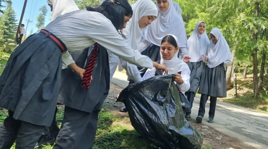 AGS Wayne Kupwara students lead Swachhata Hi Seva cleanliness drive