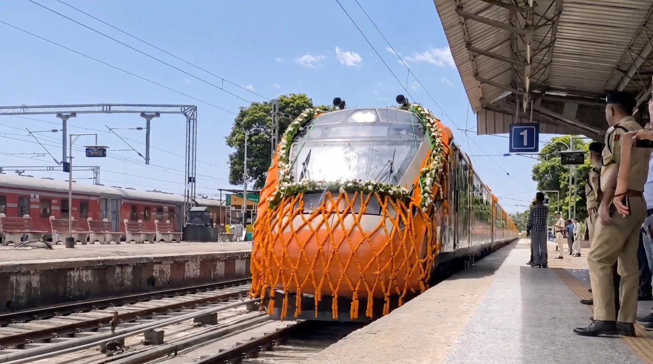 Vande Bharat sees massive rush as 40,000 travel to Kashmir in 9 days