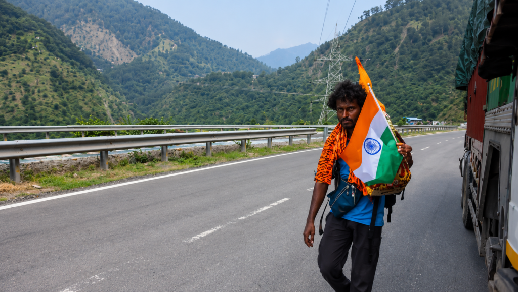 UP youth begins Amarnath Yatra on foot after char dham