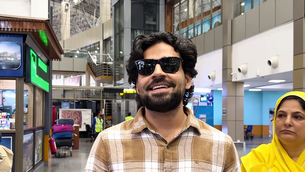 Comedian Satish Ray adds star power to Yatri Suvidha Divas 2026 at Srinagar International Airport