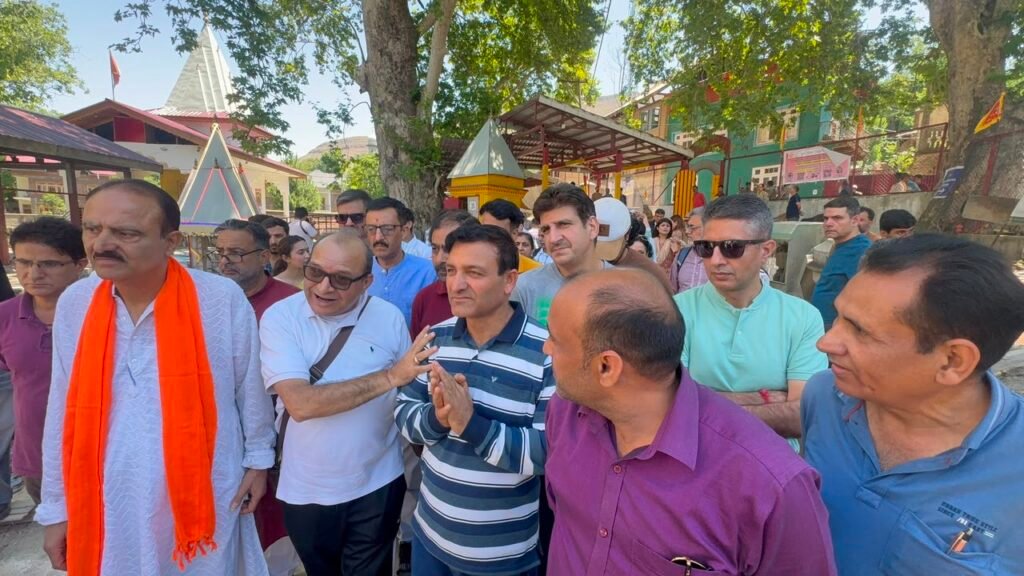 Praagaash 2026 marks Kashmiri Pandit’s emotional return to Kashmir after 36 years