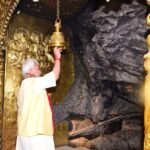 LG  Manoj Sinha offers prayers at Shri Mata Vaishno Devi Shrine, seeks peace and prosperity for all