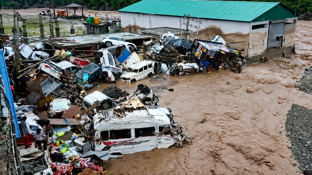 J&K LG Manoj Sinha reviews rescue and relief operations in Rajouri, Poonch after flash floods