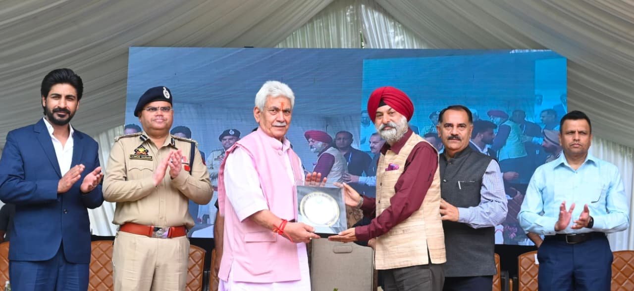 LG Manoj Sinha calls for unity, harmony and drug-free future at Interfaith Dialogue in Baramulla