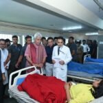 LG Manoj Sinha visits SKIMS Srinagar, reviews treatment of injured Shri Amarnath Yatra pilgrims after Ganderbal road accident