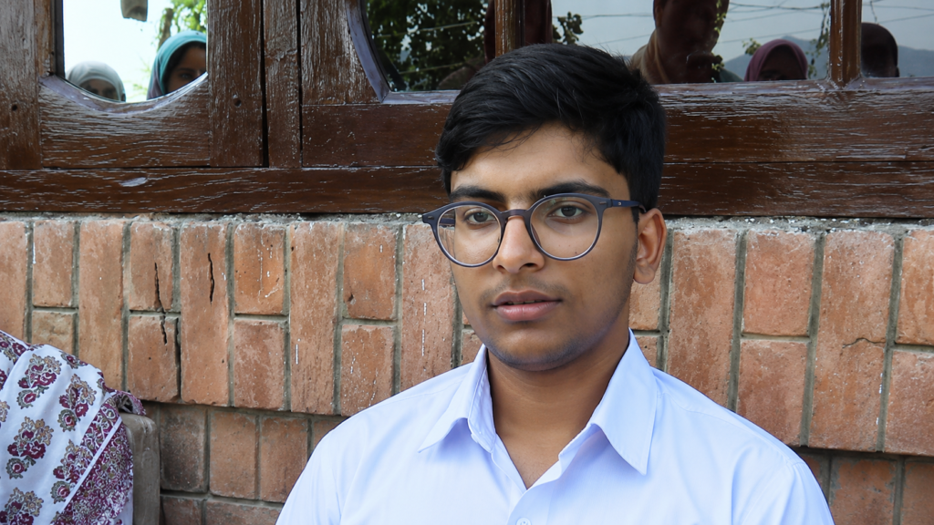 Anantnag’s Zaidan Wani secures AIR 124 in NEET UG 2026 with 640 marks, credits parents for success