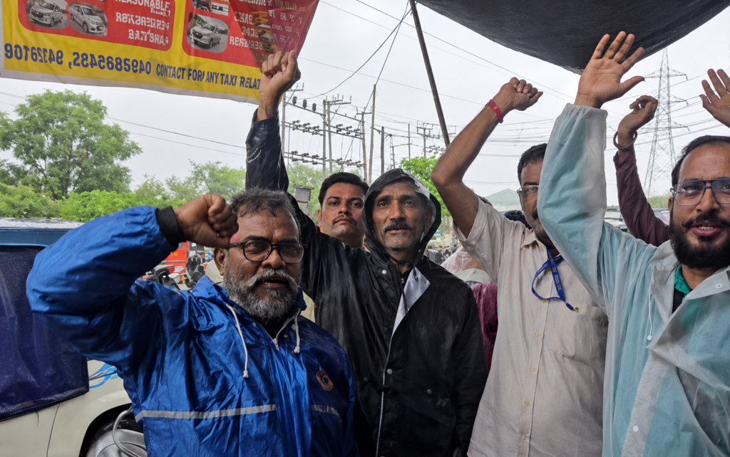 Shri Amarnath Ji Yatra temporarily suspended due to continuous rainfall; pilgrims praise arrangements at Jammu base camp