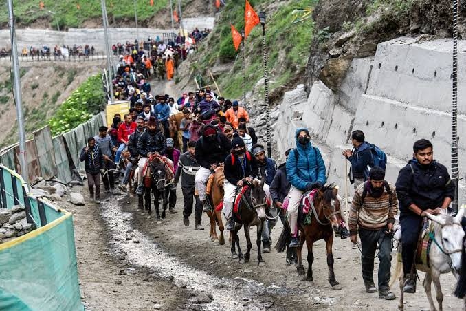 Shri Amarnath Ji Yatra crosses 2.75 lakh pilgrims as 24,259 more devotees offer prayers at holy cave