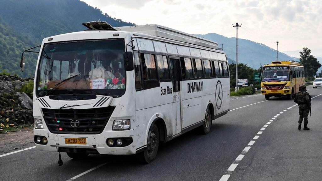 26th Amarnath Yatra convoy crosses Chanderkote safely on NH-44