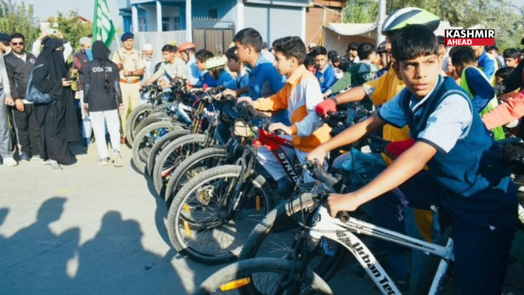 Sopore police organise Ccycle race at Amargarh under Civic Action Programme 2026-27