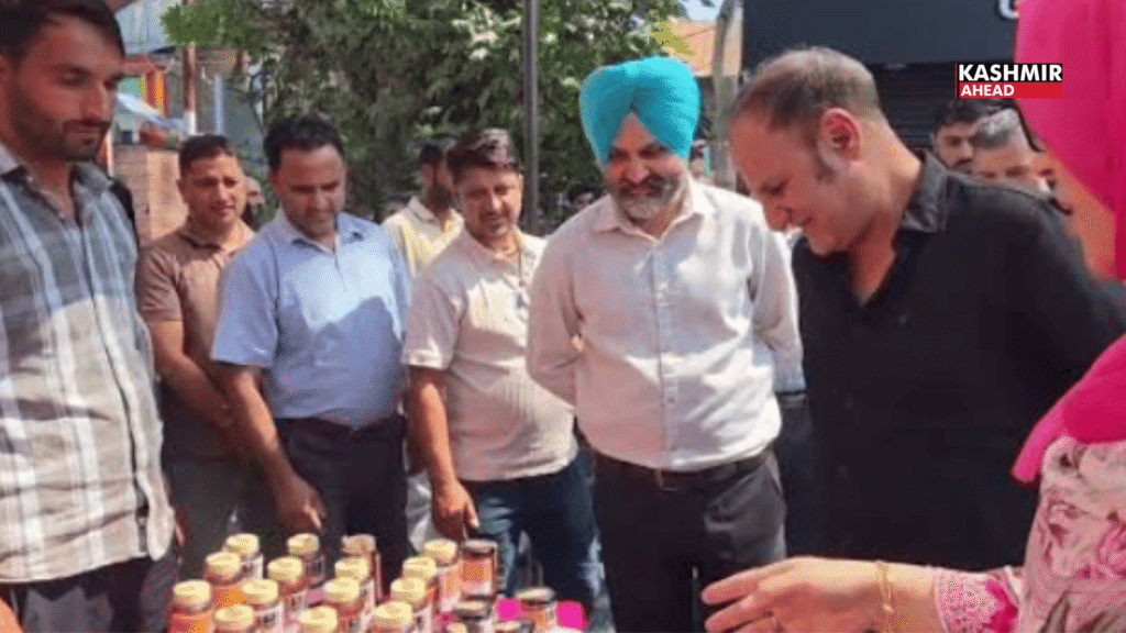 Ganderbal hosts honey festival to promote beekeeping and boost Farmer’s ncome