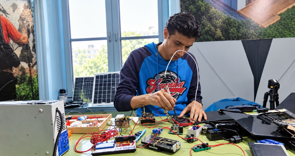 Meet Meer Bilal: The Kashmiri math teacher driving solar innovation