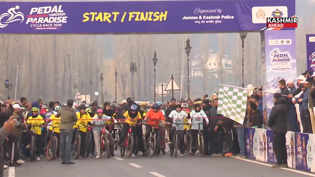 ADGP Nitish Kumar flags Off ‘Pedal Through Paradise’ cycle race in Srinagar